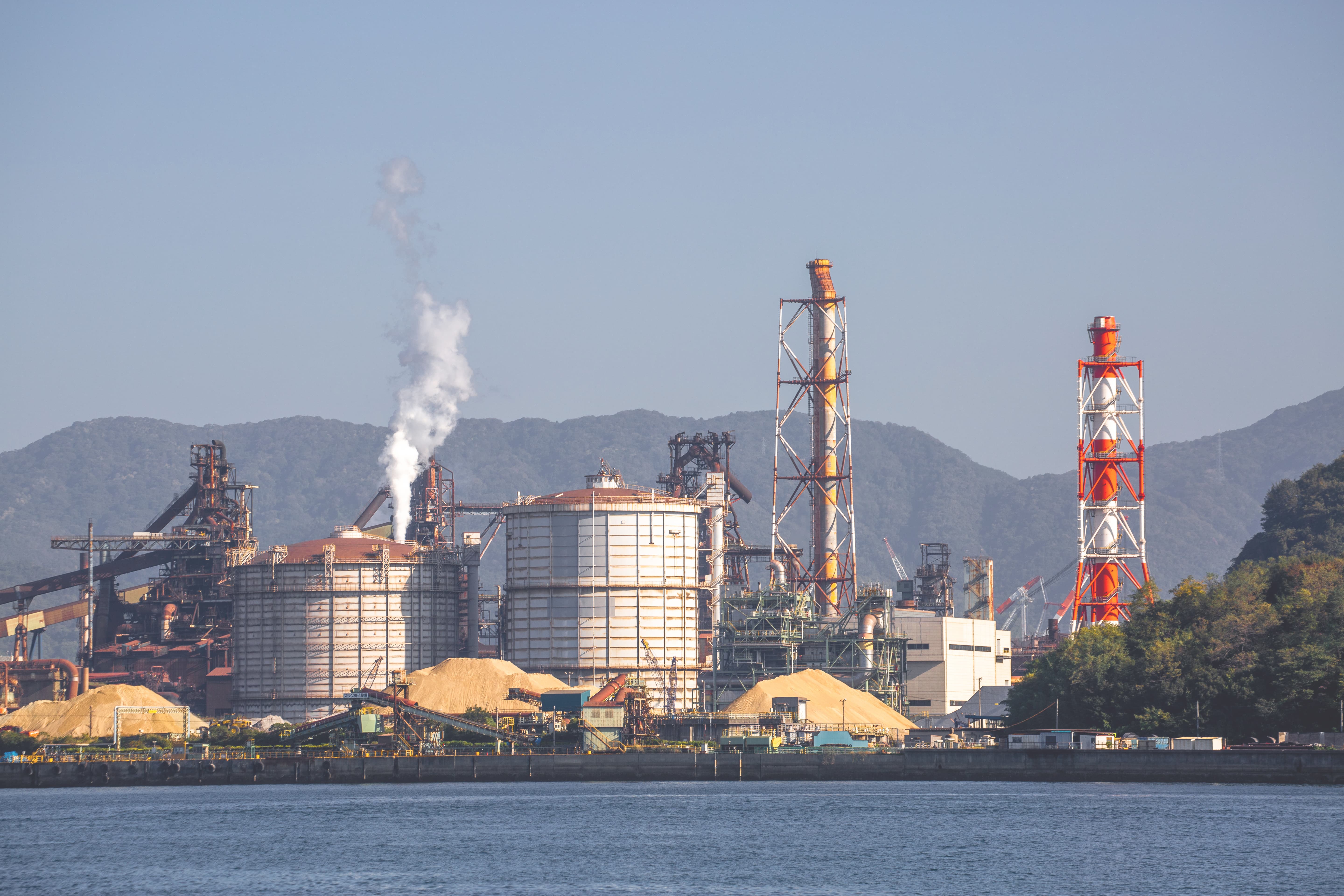 日本製鉄
