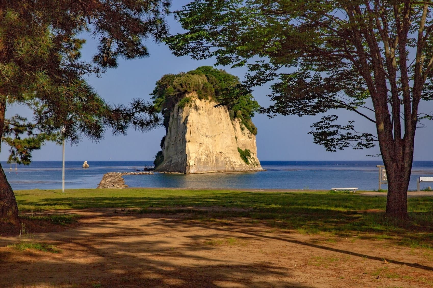見附島