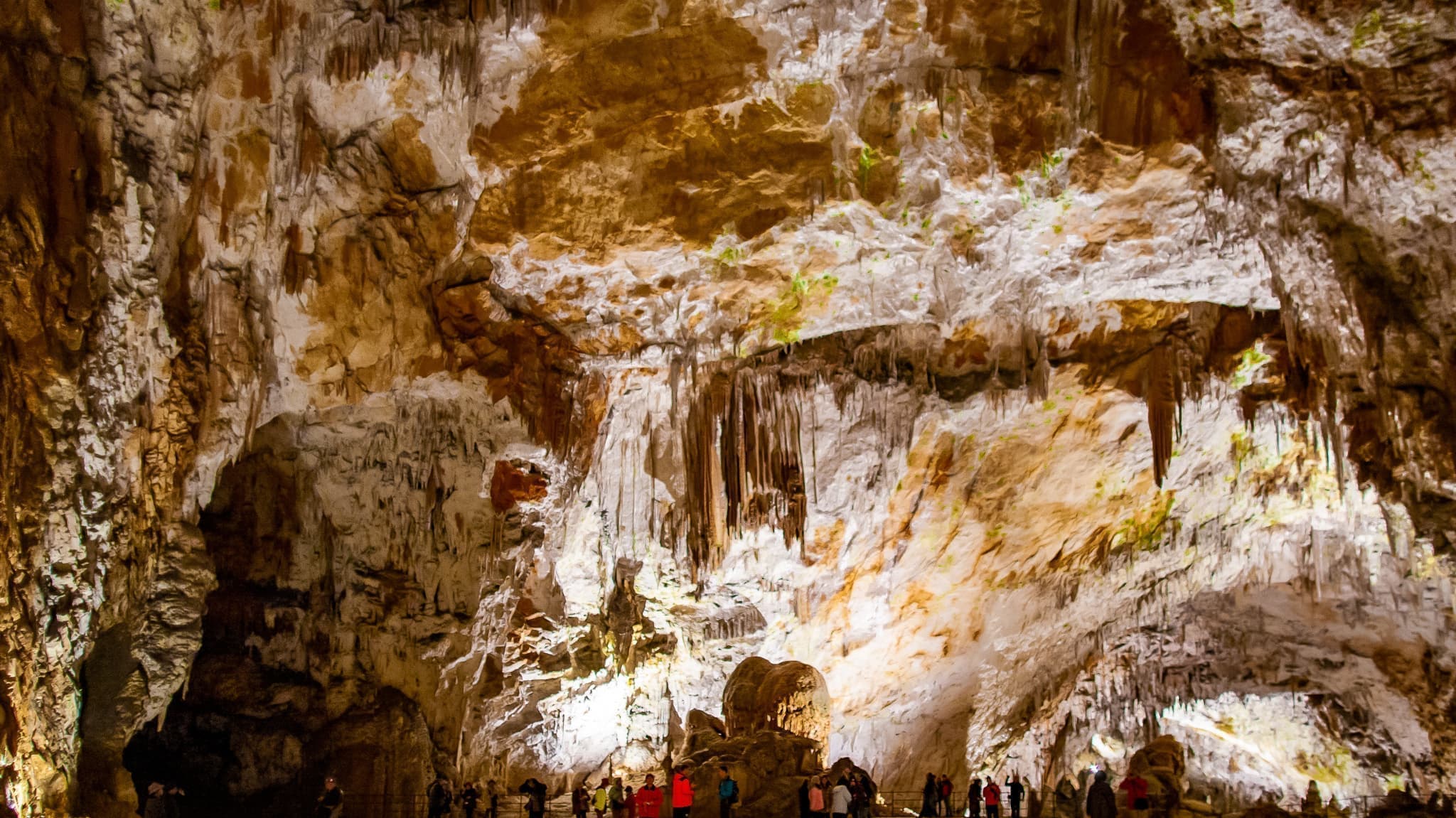 ボストイナ鍾乳洞