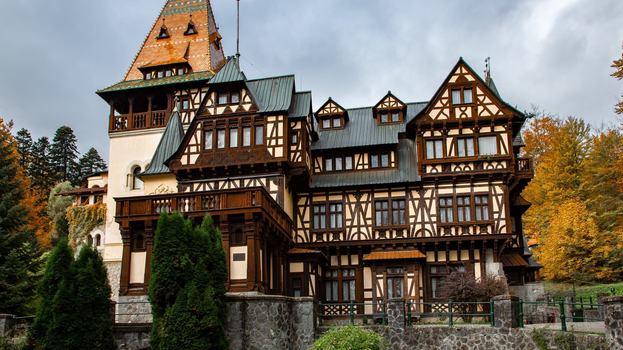 シナイアの「ペリショール城」