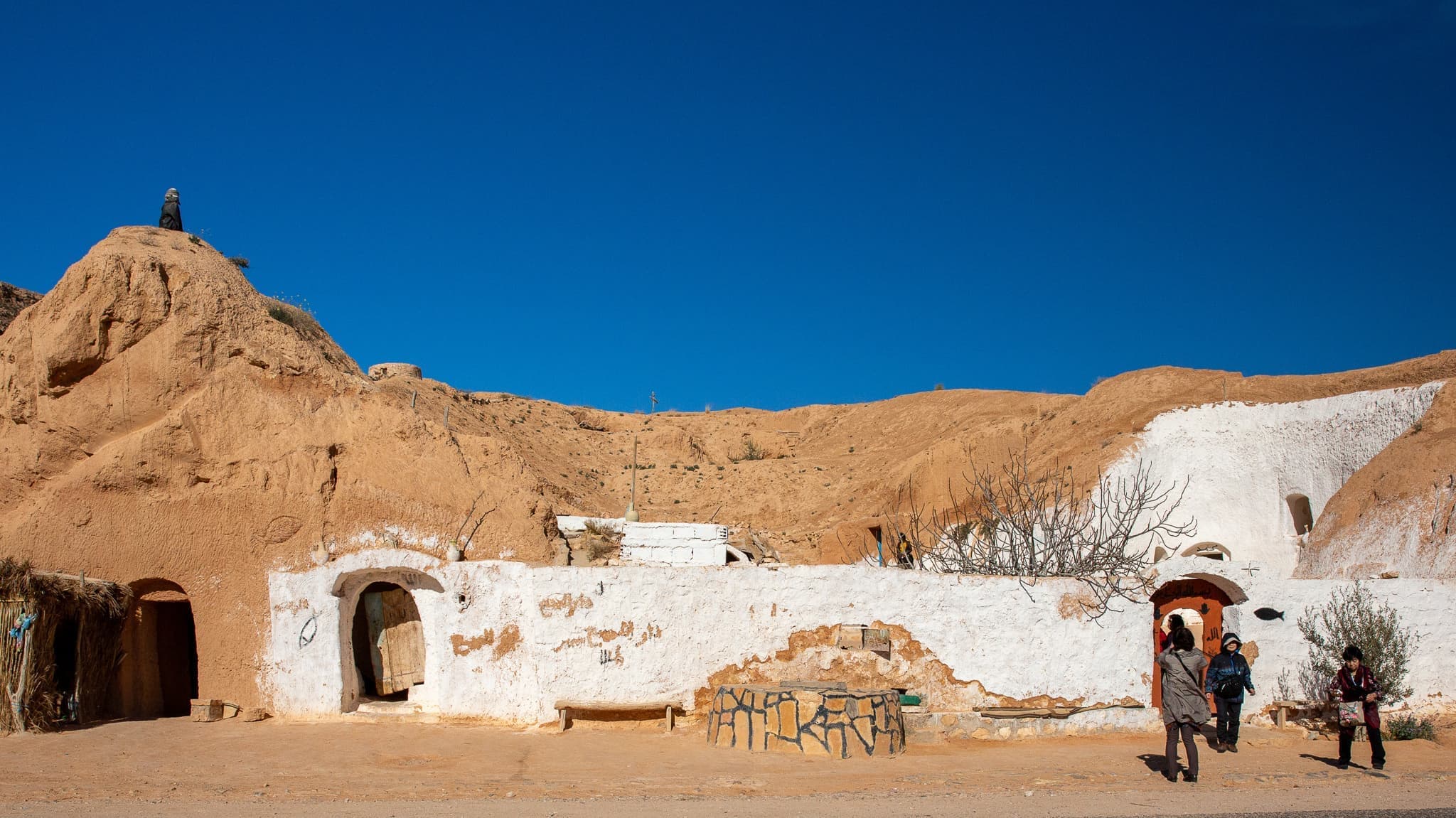 チュニジアの「ベルベル人の穴居住居」