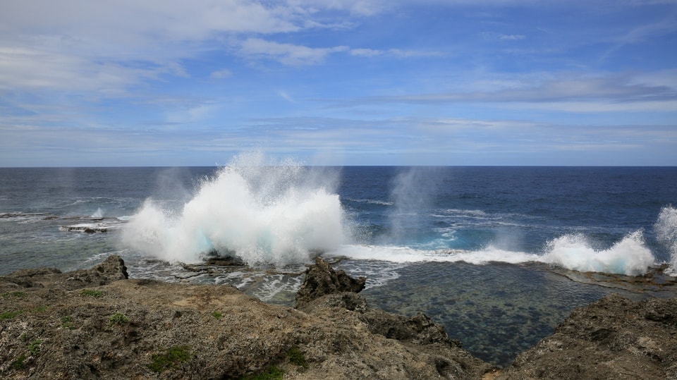 トンガ「ホウマの潮吹き穴」